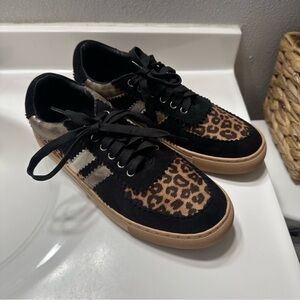 Corkys Women's Rizz Leopard Lace-Up Sneakers